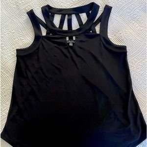 🖤A.U.W. BLACK STRAPPY SLEEVELESS BLOUSE. VERY SEXY. SIZE SMALL. 🖤